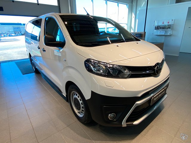 Toyota Proace 8