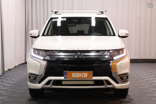 Mitsubishi Outlander PHEV 2