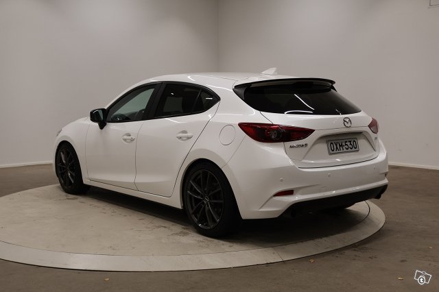 Mazda 3 7