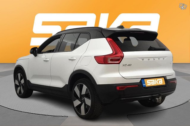 Volvo XC40 3