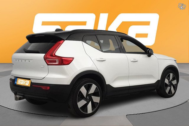 Volvo XC40 4