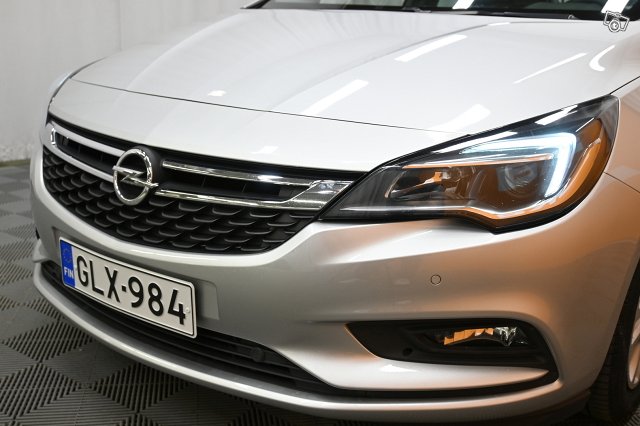 Opel Astra 9