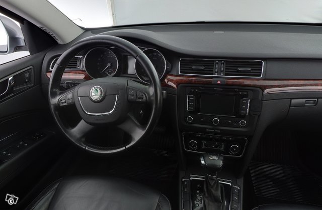 Skoda Superb 9