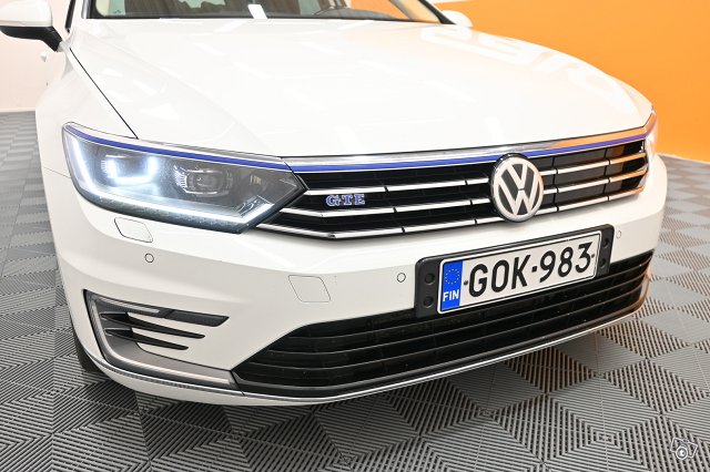 Volkswagen Passat 10