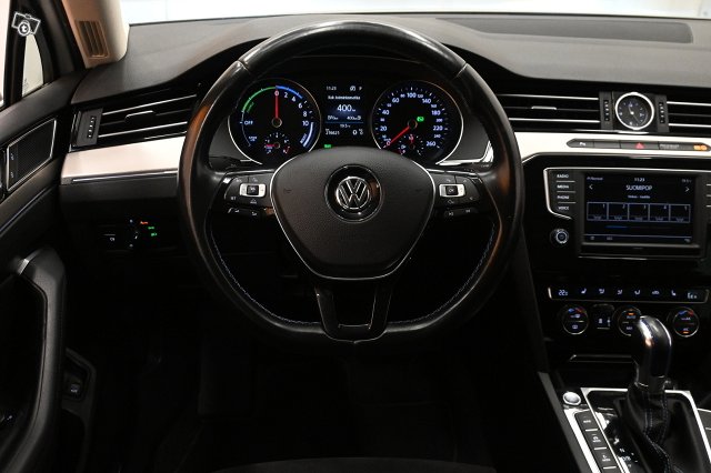 Volkswagen Passat 16