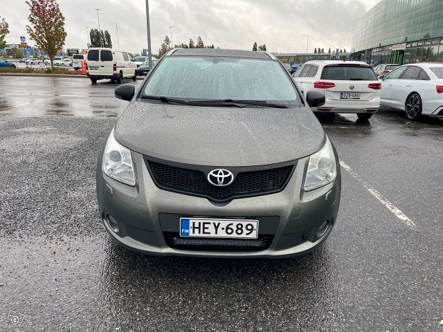 Toyota Avensis 3