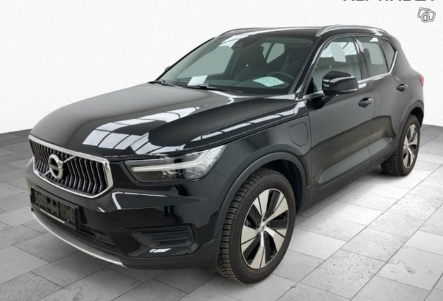 VOLVO XC40 1