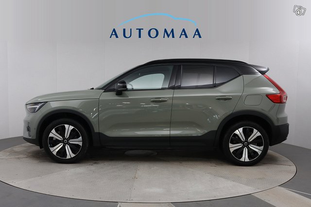 VOLVO XC40 4