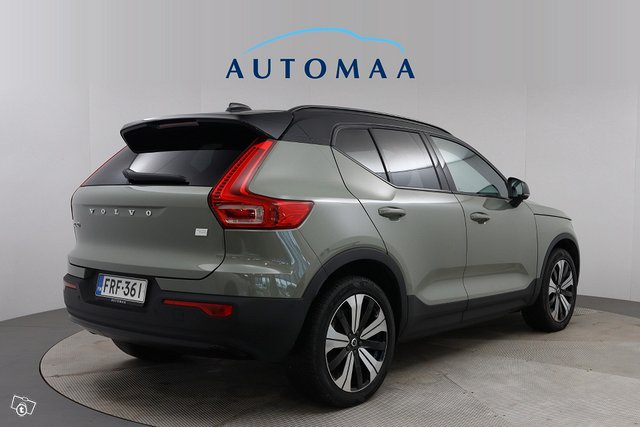 VOLVO XC40 7