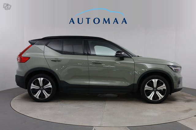 VOLVO XC40 8