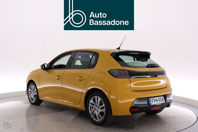 PEUGEOT 208 4