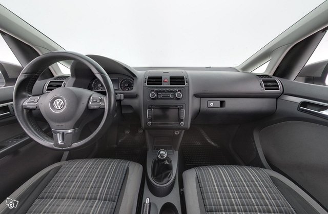 Volkswagen Touran 11