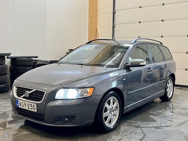 Volvo V50 1