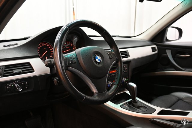 BMW 320 12