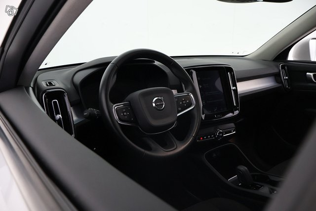 Volvo XC40 18