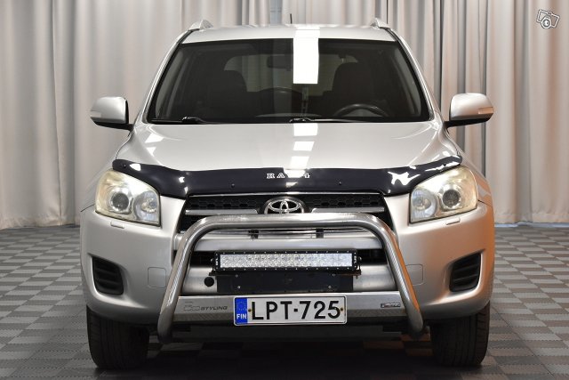 Toyota RAV4 2