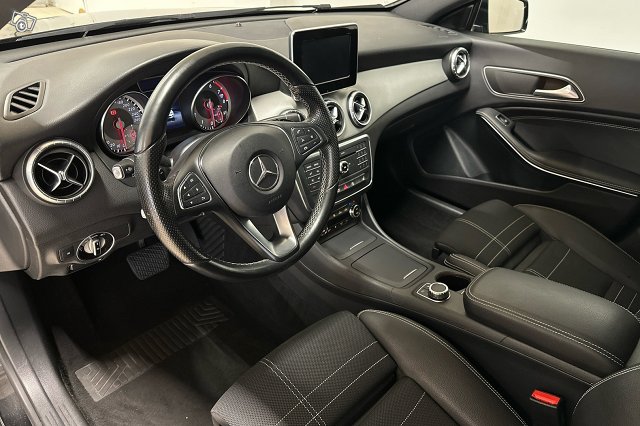 Mercedes-Benz CLA 6