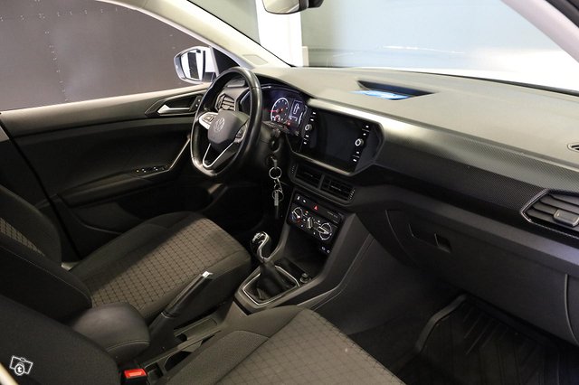 Volkswagen T-Cross 12