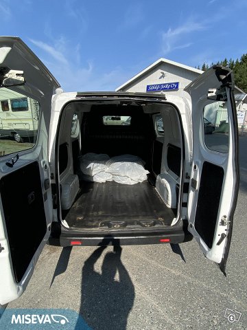 Nissan NV200 10