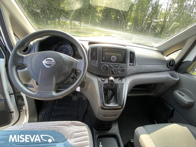 Nissan NV200 14