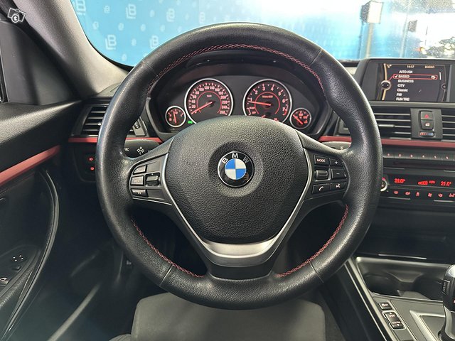 BMW 320 Gran Turismo 10