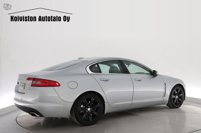 Jaguar XF 4