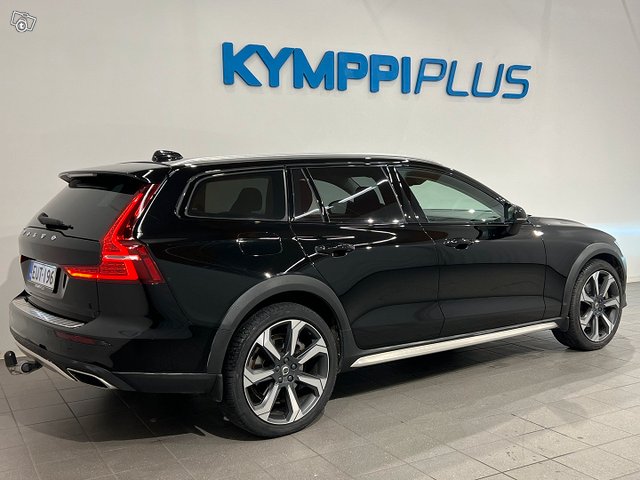 Volvo V60 Cross Country 4