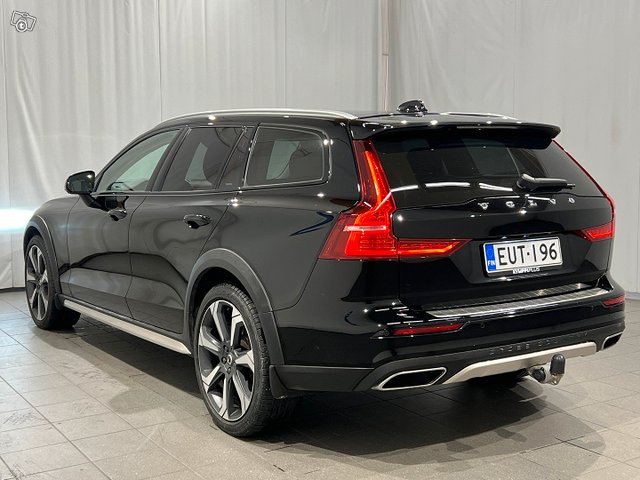 Volvo V60 Cross Country 6