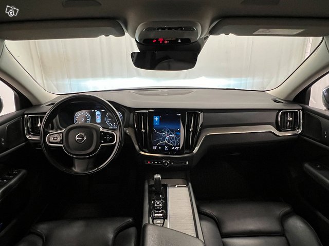 Volvo V60 Cross Country 12