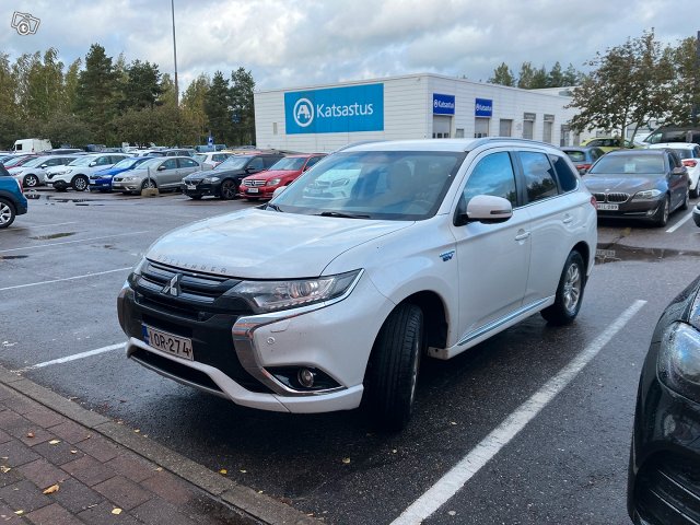 Mitsubishi Outlander 1