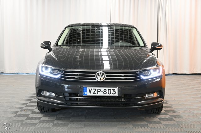 Volkswagen Passat 2