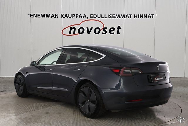 TESLA MODEL 3 2