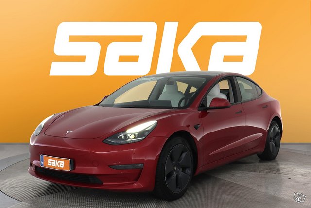 Tesla Model 3 4