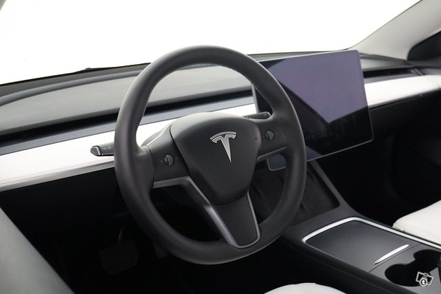 Tesla Model 3 12