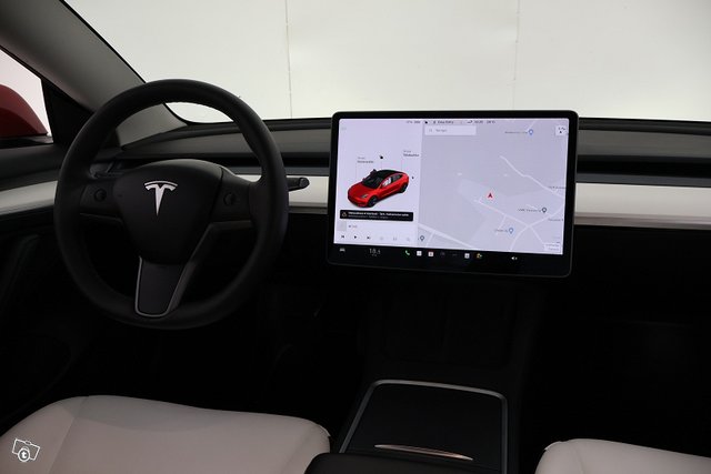 Tesla Model 3 18