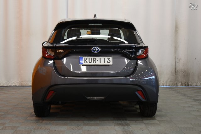 Toyota Yaris 7