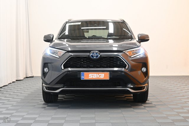 Toyota RAV4 Plug-in 2