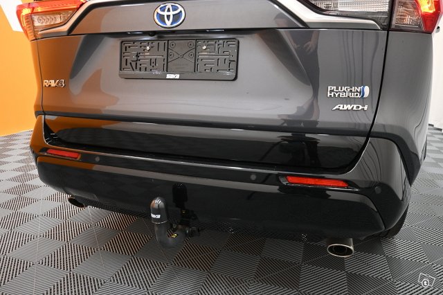 Toyota RAV4 Plug-in 9