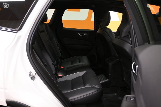 Volvo XC60 11