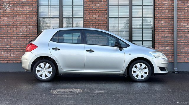 Toyota Auris 9