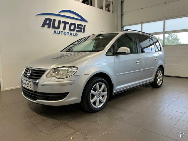 Volkswagen Touran 1