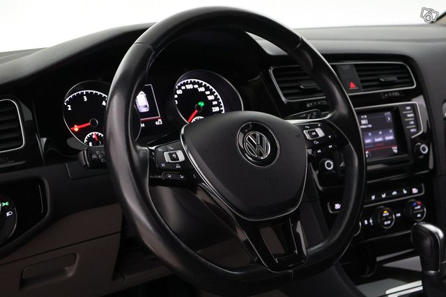 Volkswagen Golf 18