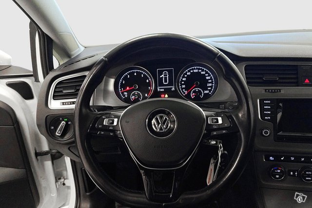 Volkswagen Golf 16