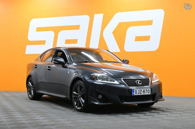 Lexus IS