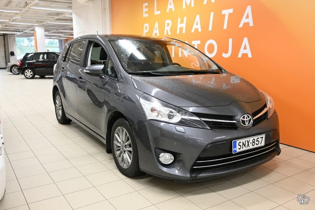 Toyota Verso 1