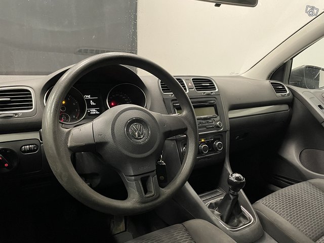 Volkswagen Golf 10