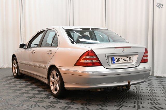 Mercedes-Benz C 4