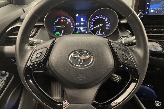 Toyota C-HR 13