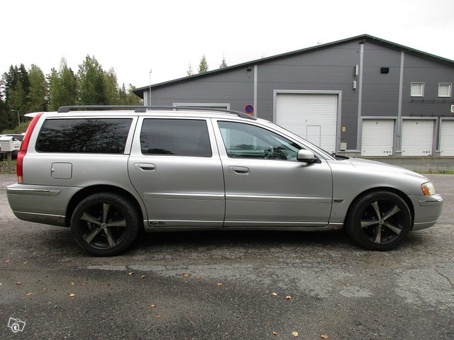 Volvo V70 3