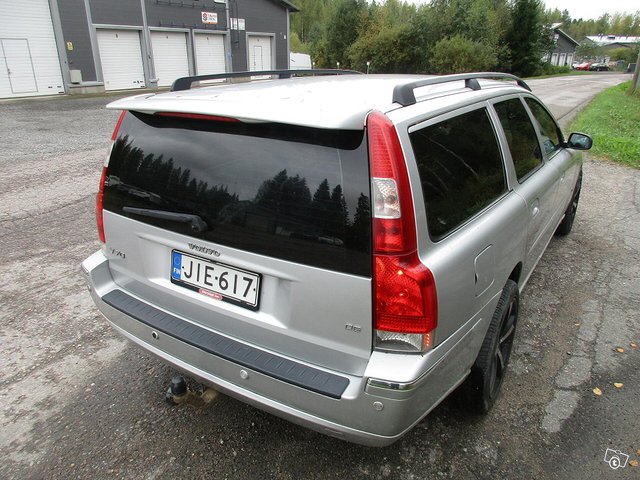 Volvo V70 4